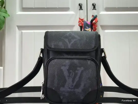 LOUIS AMAZON MESSENGER NANO VUITTON 0629